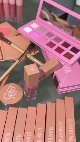 Makeup addict 💗 #makeup #viral #fy #blush #pink #makeupcollection #foryou 