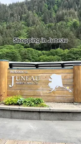 Shopping in downtown Juneau was quite the adventure, with the sea on one side and the mountians on the other! There are small, locally-owned shops that sell beautiful and unique pieces including carvings and sculptures, photographs and paintings, jewelry and fur, and more. It’s a great place to do some souvenir shopping too with the many tshirt and gift shops. We picked up a few fun things to bring back home to our families. #alaska #souvenir #shopping #views #goodvibes 