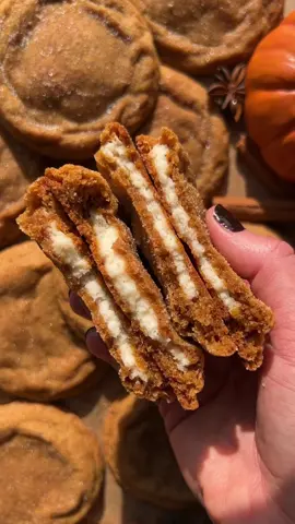 PUMPKIN CHEESECAKE COOKIES 🎃✨🧡 Chewy pumpkin spice cookies filled with cheesecake and rolled in spiced sugar. Absolutely the best cookies to bake for fall! 🧡 #pumpkincookies #pumpkinspice #pumpkinseason #pumpkincheesecake #pumpkincheesecakecookies 