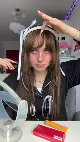 Will jemand Augenfarbe tauschen???👀👀👀 insta-Jessiebluegrey 