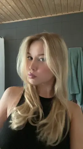 👰🏼‍♀️🤴🏻