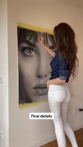 Final details in my latest portrait #artistsoftiktok #drawing #art 