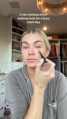 My current fave makeup look 👌🏼 #grwm #grwmmakeup #makeup #simplemakeup #simplemakeuplook #mommakeup #quickmakeup 