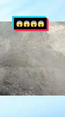 OMG! Unbelievable footage of a massive landslide! #landslide #problem 