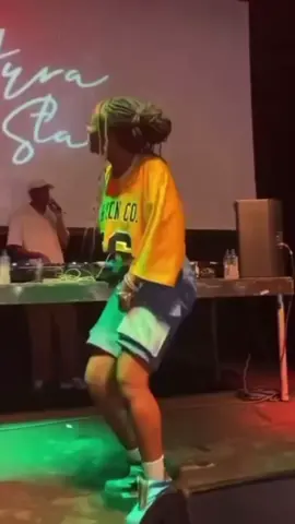 😂 Small Nyash dey shake o... 💃 Arya Starr shows off dance moves.. #234hypes #entertainment #Afrobeats #aryastarr 