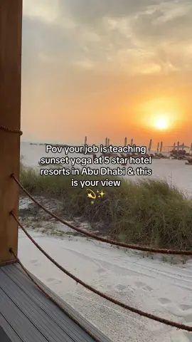 Come do yoga with me🙏 #fyp #abudhabiyoga #sunsetyoga #beachyoga #movinginyour20s 