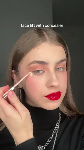 facelift using concealer 🫶 #concealer #concealerhack #makeuptutorial 