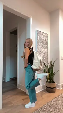 when do you start school? 🖤📓 #school #firstdayofschool #foryoupage #foryou #fyp #preppy #preppyaesthetic #preppylifestyle #kennedygrace #lovekennedygrace #viral #viralvideo #tiktok 