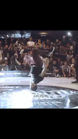 moves Crazy #breakdance #moves #headspin #fypシ #fyoage #foryou 