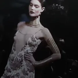 she’s the modelling industry ain’t nonody telling me otherwise #shalomharlow #shalomharlow90s #shalomharlowisback #shalomharlowtopmodels #shalomharlowversace #shalomharlowedit #shalomharlowinchanel #90smodels #90srunwayfashion #90s #model #SuperModel #rvrndrx #runwaywalk #90sfashion #beautiful #Love #style #styleinspiration #fyp #iconmodels #edit #shalomharlowvogue 