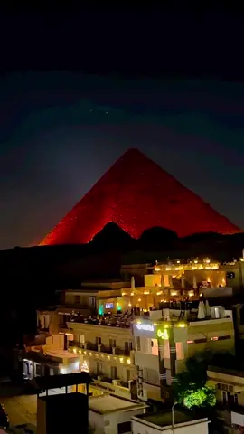 عرض الصوت و الضوء _ الاهرامات حبيبي come to egypt #Egypt #مصر_ام_الدنيا #مصر #تصويري #الشعب_الصيني_ماله_حل😂😂🙋🏻‍♂️🇧🇭_ 