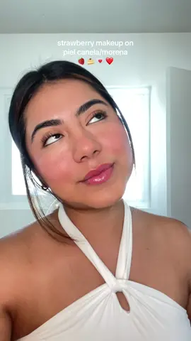 strawberry makeup : latina version 💌🍰🍓❤️ just using 5 products first time doing freckles & i FELL IN LOVE, these simple bright makeup looks make me feel so girly 🥹  #latina #latinamakeup #strawberrymakeuplook #strawberrymakeuptutorial #niñafresa #maquillajefresa #latinacommunity #makeuplook #makeuptrend #pielmorena #pielcanela #maquillajeparapielmorena 