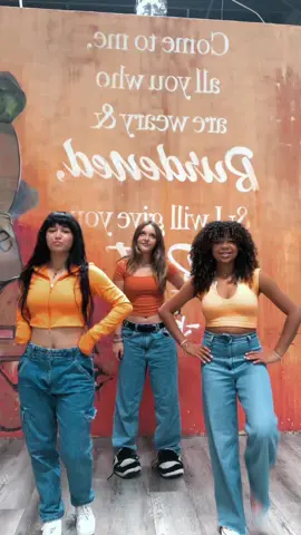 Spam me with orange emojis 🍊  #zamanthajean #z #zamantha #fyp #foryou #foryoupage #viral #blowup #dancer #avaotto #gracediamond #orange #rehersals 