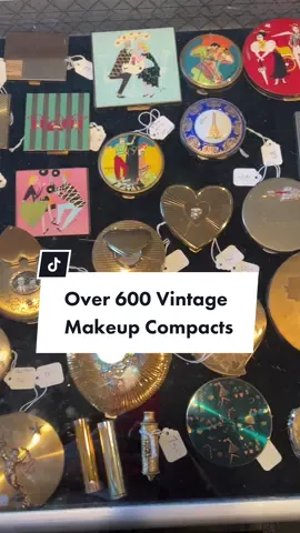 Amazing collection 😍 #makeup #beauty #shopping #estatesale #estatesalefinds #yardsale #thrifting #vintage #vintagecompact #vintagemakeup #haul #vintagecollection #makeupcompact 