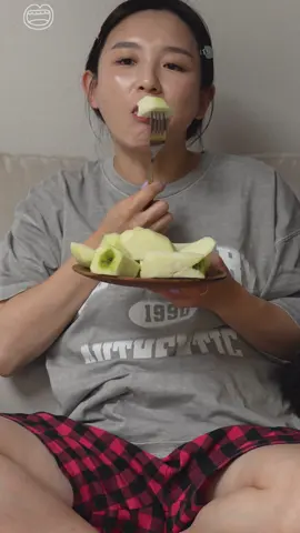 사과는 역시!! 빨간사과.... #과일먹방#dessert#apple#fruit#mukbang#tiktokfood