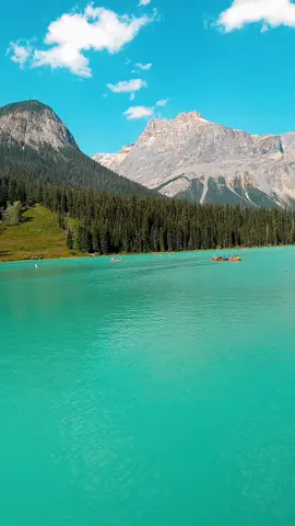 #trending #adventure #fyp #viral #photography #banffnationalpark #banff #tiktokcanada #calgary #relax #videoviral #tourist #tourism #mountain #viraltiktok #explore #الشعب_الصيني_ماله_حل😂😂 #CapCut 