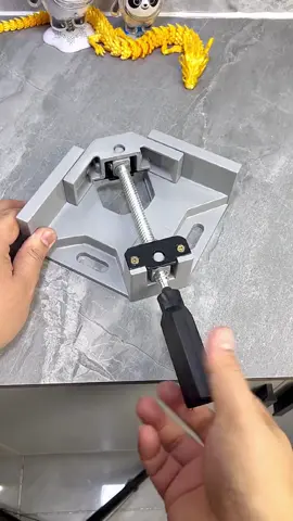 This is a 90 degree right Angle clip, round flat square can clip, as long as you can clip, you can quickly find the right Angle, especially convenient. Woodworking welding fixer, multi-functional fast clip # right Angle fixer # welding fixer # woodworking # craftsman