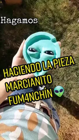 Les dejo un poco del trabajo de hoy a la tarde, que se note la luz natural me enamoró muchisimo y me hizo disfrutar bocha del proceso. #process #clay #aesthetic #alien #aliens #cenicerodearcilla #portasahumerio #argentina🇦🇷 #hechoamano #fyp 