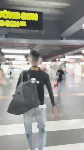 不必着急，有缘的话，我们一定会走在同一条路上。 Đừng lo, nếu may mắn chúng ta sẽ chung đường.