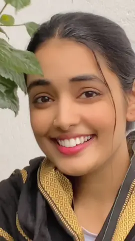 Chand v sarmaa gaya 🌝✨ #anjalikarn12 #anjalikarn #merechandkodekhkar 