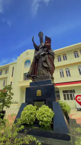 Ano naalala mo dito sa Panahong Dito ka nag aaral pa ❤️ shout out sa lahat na nag aaral diro ❤️ University of San -ag iloilo. At sabi nila Dito daw ang Truelab mo ? Pero gin palutag kalang tapos bayaan ka dayon tsk 😅Saklap baaahh #biboynatics  #schooliloilo #sanagustin  #sanagill00  #sanagustiniloilo  #iloilocityoflove🇵🇭❤️😍  #fyppppppppppppppppppppppp  #iloiloaesthestic  #iloilocinematic  #viral  #universityofsanagustinioilo  #city with @Ilonggo Kuya 