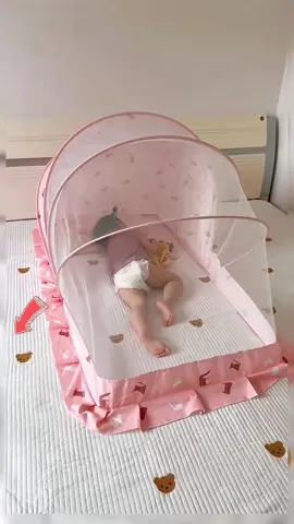 Mosquitoes like babies very much, hurry up and buy this mosquito net, it is easy to fold and easy to store. baby sleeps through the night #baby #goodthing #fyp #foryou 