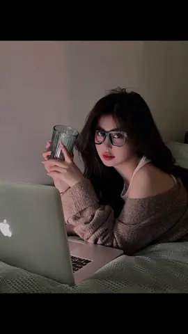 Hướng dẫn chụp ảnh với laptop #LearnOnTikTok #photo #photography #photomagic #photoshoot #photographer #photooftheday #photogallery #photos #photograhy #phototips #PhotoHack #phototrick #phototutorial #chupanh #chupanhcoolngau #chupanhnghethuat