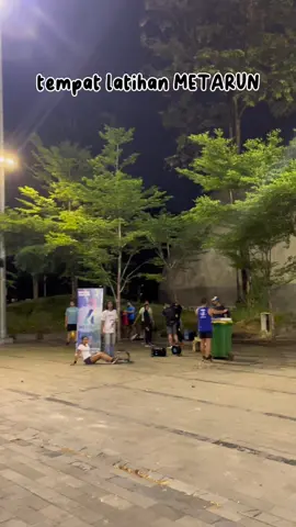 Strenght Training bareng Komunitas METARUN #hidupuntukolahraga #metarun #morethanrunners #fyp #fypシ #strenghttraining #workout #komunitas #senayanpark #olahragabareng 