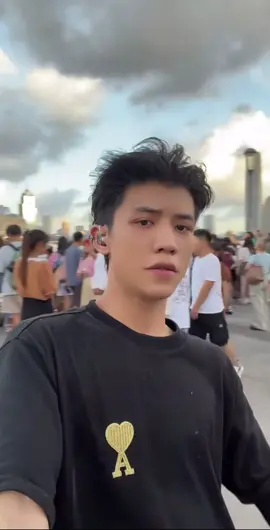 Video chạy dưới mưa của thanh niên Trung Quốc #xu #xuhuong #xuhuongtiktok 