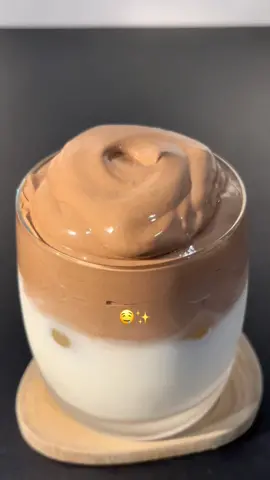 Dalgona Milo❤️ (so satisfying😳) #dalgonamilo #resepdalgona #esmilo #susumiloviral #viraldalgonacaffe #dalgonacoffee #reseptiktok #fypgakni #fypdong #minumantiktok #minumanviral 