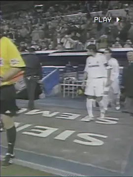 Elclasico 2005 is death 🥶☠️ #ElClasico #realmadrid #barcelona #football #Soccer #fyp #foryou 