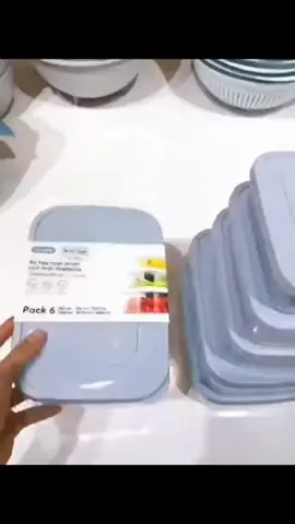 Bộ 6 hộp nhựa đựng thực phẩm chữ nhật Inochi (500-750-1000-1500-2000-2500ml) === ƯU ĐIỂM CỦA SẢN PHẨM === + Nguyên liệu nhựa nguyên sinh cao cấp, đã thông qua kiểm định theo tiêu chuẩn về an toàn vệ sinh thực phẩm. + Đạt tiêu chuẩn khắt khe cho các sản phẩm gia dụng, thực phẩm, y tế của Nhật Bản. + Không chứa BPA, không màu, không mùi, không tiết ra các chất có hại trong quá trình sử dụng. + Tích hợp các tính năng vượt trội, kháng khuẩn, khử mùi… + Nắp đậy kín khí giữ thực phẩm luôn tươi ngon + Chịu nhiệt từ -20°C ～ 120°C có thể để trong ngăn đá tủ lạnh, lò vi sóng hoặc máy rửa bát#hopdungthucpham #inochi #hopdungthucphamtulanh #hopdungthucphaminochi 