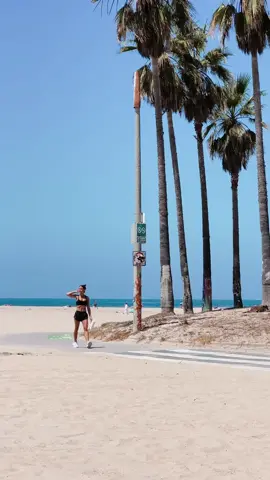 Living here is the biggest therapy dupe of all dupes @fabletics #fableticsambassador 