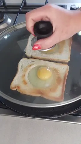 😍 #foodies #food #chocolate #nutella🍫 #toast #eggs #EasyRecipe #EasyRecipes #breakfast #fyp 📸: @bab 