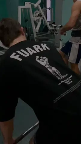 REMERAS FUARK OVERSIZE🚨🔥 #suplementos #Fitness #paratii #emprendimiento #foryoupage #proteina #GymTok #gym 