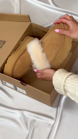 Dreaming of these soft slippers 💭💭 #bearpawshoes #womensslippers #cozyslippers 