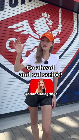 My YouTube video is out now! Link in bio 🤩⚽️🙌🏼 #ariannitalagringa #holasoyariannita #ingles #aprende #inglés #learnenglish #english #inglesonline #englishteacher #mexico #venezuela #colombia #argentina #chile #españa #inglesfluido #aprenderinglesrapido #englishgrammar #cursoinglesonline #humor #comedy #fun #funny #divertido #reelsinstagram #reelsviral #reelsinsta #reel #reels