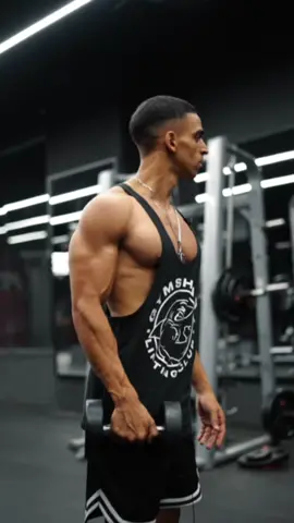 هتاخدها فى حضنك ازاى يا ضعييييف💔#gym #muscles #youssefidris #abs #reels #viral #trending 