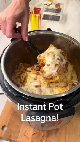 This instant pot lasagna is seriously delicious🤤 Super easy and perfect for weeknight meals! Full recipe on my blog.  ~ ~ #dinnerrecipe #weeknightdinner #instantpot #instantpotrecipes  
