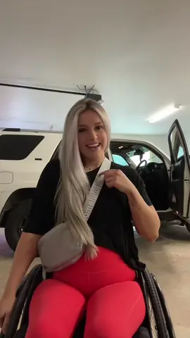 first day back to work at the school :): #fyp  #wheelchairlife  #spinalcordinjurylife  #wheelchair  #dogsoftiktok  #dog 