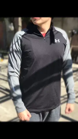 Buzo Medio cierre Under, todo ésto y mucho más lo podes encontrar acá, para que estés Elegante Sports #f #foryou #foryoupage #indumentaria #ropa #elegante #deport #deporte 