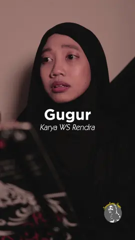 Baca Puisi | Puisi Gugur karya WS Rendra bercerita tentang seorang pahlawan yang memperjuangkan kemerdekaan Indonesia sampai titik penghabisan darah. Seorang pahlawan yang tetap berdiri melawan musuhnya sampai melontarkan pelor terakhir dari bedilnya ke dada musuh musuhnya yang merebut kekuasaan wilayah Indonesia. Dalam puisi ada tiga karakter yang digambarkan, pertama adalah narator, kedua adalah seorang pahlawan yang sudah tua, dan seorang cucu di masa mendatang. Saat ini kita bisa menghirup udara Indonesia yang bebas tanpa harus takut adalah suatu hadiah yang diberikan oleh perjuangan pahlawan semua. Dirgahayu Republik Indonesia ke-78! #kontenhasna #bacapuisi #membacapuisi #puisikemerdekaan #gugur #wsrendra #puisipahlawan #puisiwsrendra 