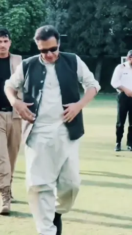 Kia krta Boss #tiktok #imrankhan #slowmo #slowmotion #foryou #foryoupage #fyp #standwithkashmir #fypシ #viral 