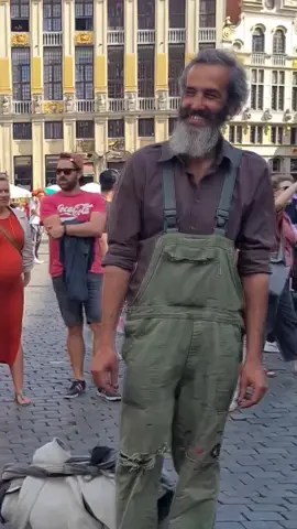 This man is really experiencing Gods love in Brussels ♥️🥰💕  Presence Worship on the Streets with @Allan Machado in Belgium 🇧🇪 #streetpreacher #christiantiktok #godisgood #jesuslovesyou #foryoupage #fyp #tiktokworship #streetmusician #christiantiktok #recklesslove  Reckless Love from @Cory Asbury @coryasburyofficial 