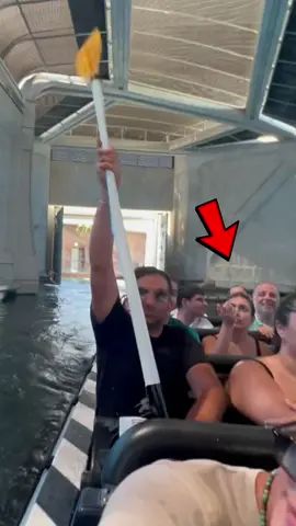 When you regret you go on the ride and trying to go back 🤣🛶 #magic #universalstudios 