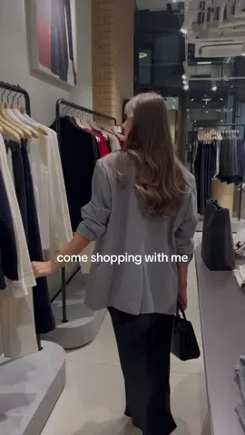 Shopping day at @Battersea Power Station #comeshopwithme #comeshoppingwithme 