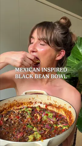 MEXICAN INSPIRED BLACK BEAN BOWL @sophsplantkitchen  This dish is like a party in your mouth, and it’s so so easy. All the elements together provide a healthy balanced meal when eaten in moderation 💚 enjoy! Ingredients and method are on my IG  #blackbeans #beans #vegantok #easyhealthyrecipes 