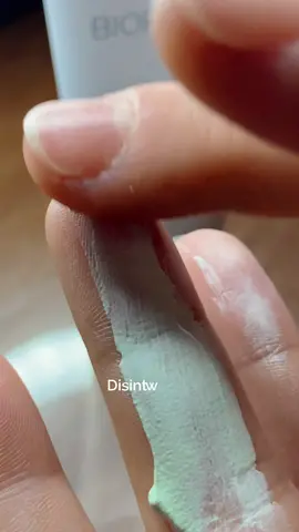 Hai la pelle sensibile? ⚪️ rosacea ⚪️ secchezza Per questi sintomi usa:  😍Bio Phyto Anti Rougeur mask - maschera anti-couperose per la tua cura 😍Applicare la maschera 1-2 volte a settimana su tutto il viso, escluso il contorno occhi, per 15-20 minuti, dopo risciacquare. 🤍 La mascherina ti aiuterà a: 🤍 rafforzare i capillari 🤍 alleviare l'irritazione 🤍 prevenire l'infiammazione 🤩 Il tuo viso apparirà fresco e riposato. 💥 Per ordinare segui il link in bio. 💫 I nostri consigli: Bio Phito Ultimate Defense Crema Giorno SPF 20- Protezione dal fotoinvecchiamento. #skincare #beauty #makeup #bellezza #cosmetics #fashion #skin #italy #beautiful #instagood #Love #skincareroutine #instabeauty #photography #picoftheday #beautyroutine #italia #travel #beautycare #beautyblogger #milano #spa #naturalbeauty #milan #pelle #estetica #relax #instalike #curadellapelle #photooftheday 