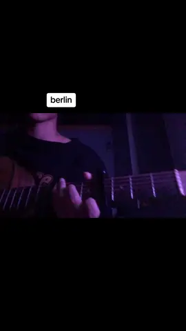 buồn ngủ lắm#berlin #guitar 