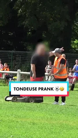 La suite sur YouTube demain 18h 🤣 #blague #humour #prank #football #foot #fou #embrouille #cameracache #drole #batflunch #jardin 